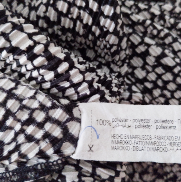 Zara Ruffle Top Size Medium - Picture 5 of 9